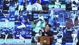 賴總統接見世界12強棒球代表隊（2）世界12強棒球賽台灣隊奪冠，總統賴清德（圖）26日在總統府接見代表隊，並為球員精彩表現鼓掌，讚揚他們都是台灣之光，「因為有你們，讓國際看到台灣」。中央社記者徐肇昌攝  113年11月26日