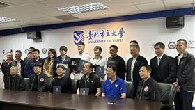 台北市立大學宣布成立羽球中心，聘請陳宏麟、李洋、王齊麟擔任技術顧問。（圖／記者蔡厚瑄攝影）