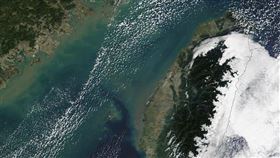 「清晰黑水溝」出現了！鄭明典曬衛星雲圖：好久不見（圖／翻攝自鄭明典臉書）