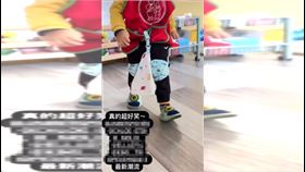 小孩內褲外穿卡膝蓋，遭幼師拍照上傳網路笑說是「最新潮流」。（圖／翻攝自臉書社團「靠北幼稚園」）