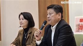 傅崐萁出席全國公務人員協會「拒絕霸凌公務員」記者會。(圖/記者陳怡潔攝影)