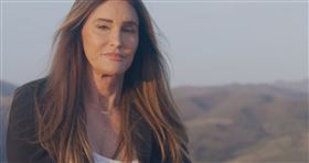 凱特琳．詹納在社群媒體表示，若與賀錦麗一同競選將擊垮她，讓加州再次偉大。（圖／翻攝自Caitlyn Jenner臉書）