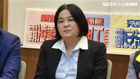 陳玉珍、張智倫出席全國公務人員協會「拒絕霸凌公務員」記者會。（圖／記這陳怡潔攝影）