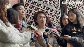 簡舒培、陳賢蔚告館長。（圖／記者鍾昀軒攝影）