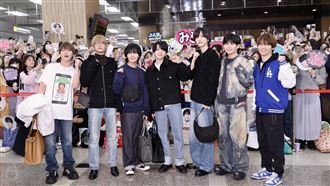 浪花男子將攻蛋　粉絲18小時沒闔眼接機