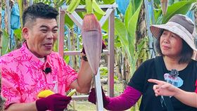 馬國畢（左）聽到職人故事，忍不住哭了。（圖／民視提供）