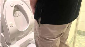 因不耐香港等待排診過久，65歲男子飛來台灣進行「攝護腺拉提手術」，終於解決頻尿困擾。（圖／顧家醫療）