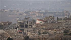 黎巴嫩居民回到被戰火摧殘的家園。(圖／AP）