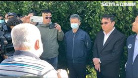 疑遭霸凌彰警告別式　白髮父擋高層連3問（圖／翻攝畫面）