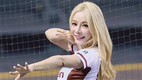 巫苡萱日前被爆料自認跳舞跳不動，有意接任團長。（圖／翻攝臉書）