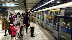 台北捷運南港站電力異常　記者李依璇攝影