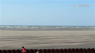 獨／東北季風好強！台中濱海樂園如流沙河