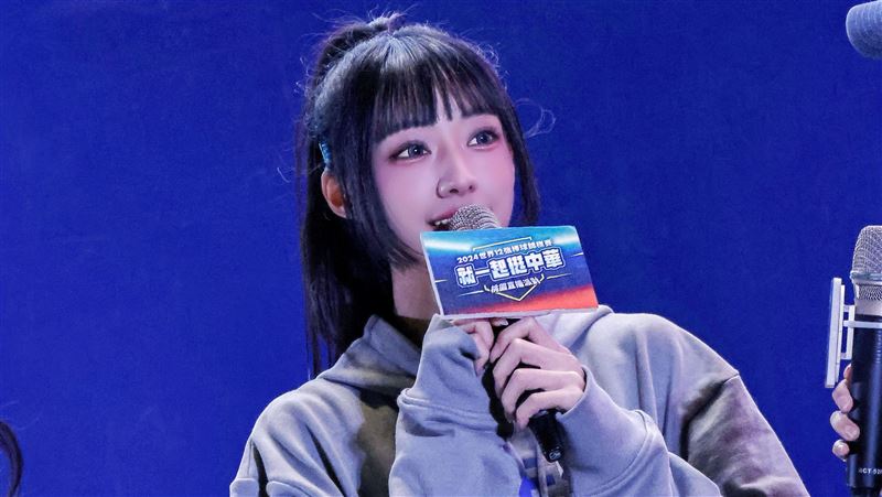 長腿啦啦隊嘎琳甜喊「有聽到應援嗎?」 台灣英雄嬌羞低頭 | 運動 | 三立新聞網 SETN.COM