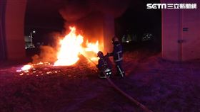 火燒車,車禍,追撞,路口,台中（圖／翻攝畫面）