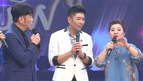 荒山亮（中）上白冰冰跟陽帆節目。（圖／民視提供）