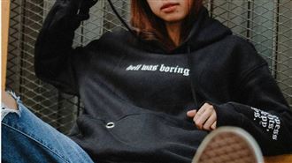 達人揭帽T抽繩脫落用3物品復原　眾人驚呆