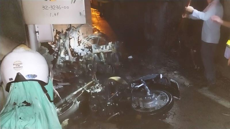 宜蘭男不滿被開單　縱火燒毀派出所6機車