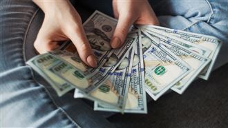 錢放銀行難致富？專家揭有錢人不做的傻事