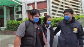 花蓮一名宋姓女子今年4月間對其4歲大的女兒施暴，宋女及其陳姓男友因涉嫌掌摑虐待女童致死被羈押，2人獲釋後，竟又對才剛出生一個月的男嬰施虐，男嬰送醫時被發現全身有大片瘀青，疑遭活活打死。檢警昨天將宋女及陳男拘提到案，檢方複訊後向法院聲押獲准。