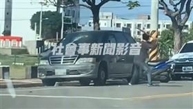 父子,吵架,砸車,球棒,台中（圖／翻攝社會事新聞影音）