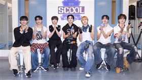 SCOOL男團選秀出道男團七人組(左起：彭义翔、王學駿、帝翁、陳麒文、鄭美祥、陳柏佑、朴鎮佑)。（圖／天空娛樂提供）