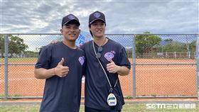 ▲統一獅球員林岱安、蘇智傑到關懷盃觀看球員比賽。（圖／記者張沛嘉攝影）