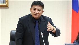 憲法訴訟法部分條文修正草案協商（2）立法院司法及法制委員會14日下午協商憲法訴訟法部分條文修正草案，國民黨立委吳宗憲（左）主持會議。中央社記者王騰毅攝　113年11月14日