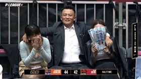 PLG,台鋼獵鷹,桃園璞園領航猿,成大中正堂,西裝哥,辣妹,爆乳,超兇,球迷