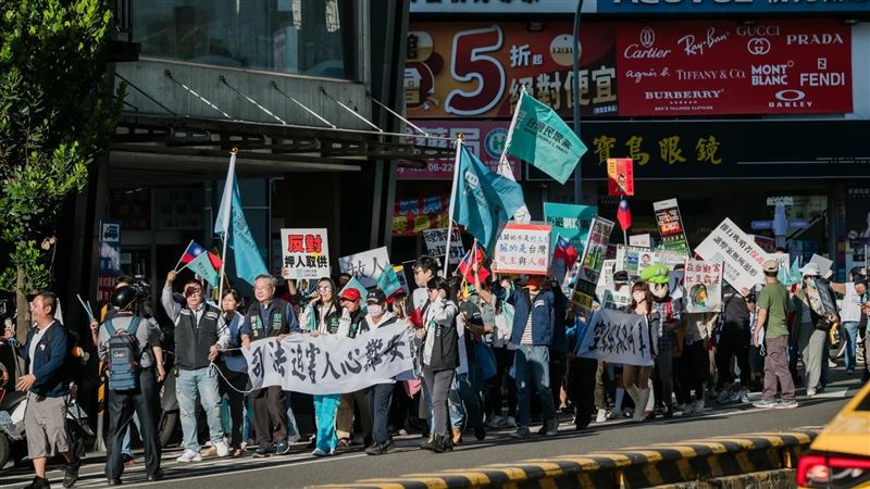 民眾黨聲援柯文哲拿湯德章賴比挨轟