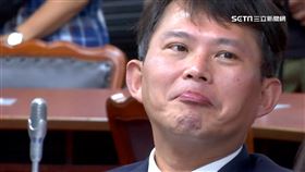 王義川一離開…黃國昌秒咆哮！網酸：殭屍符咒掉了就開始跳