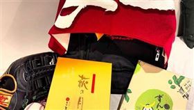 江國豪送給辰己涼介手套後，在今天已收到對方的回禮。（圖／翻攝自江國豪IG）