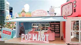 POP MART萌粒小屋坐落於真善美廣場，整體視覺充滿童趣與潮流感，吸引許多過路民眾拍照打卡。（圖／品牌業者提供）