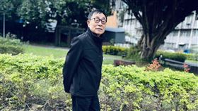 劉家昌今（17）天火力全開，痛罵新北市長侯友宜已經快把國民黨主席朱立倫的後腿給扯斷了，應該退出國民黨！（圖／翻攝自劉家昌臉書）