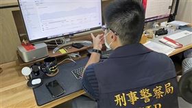 電腦王阿達、瘋先生被逮！「教民眾看盜版片」侵權6億　犯罪手法曝光。（圖／翻攝畫面）