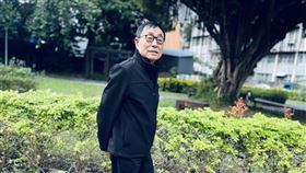 劉家昌今（17）天火力全開，痛罵新北市長侯友宜已經快把國民黨主席朱立倫的後腿給扯斷了，應該退出國民黨！（圖／翻攝自劉家昌臉書）