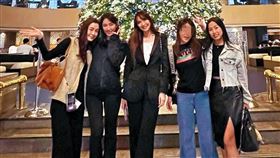 讀者提供本刊吳佩慈（中）、范范（左一）聚會的照片，在場還有公關教主于長君（右一）、秀傳醫院少奶奶楊晴瑄（左二）。（讀者提供）