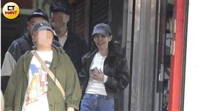 本刊直擊彭佳慧與男友、左光平和一名女性友人一同吃薑母鴨。（圖／本刊攝影組）