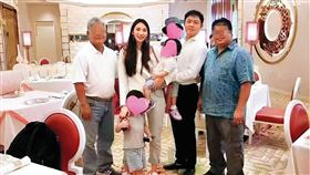 吳佩慈（左二）在紀曉波（右二）出事前，經常曬愛炫富，也被認為有宣示主權的意味。（翻攝自吳佩慈微博）