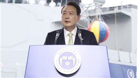 尹錫悅4日清晨宣布取消緊急戒嚴令，並撤回執行戒嚴事務的兵力。（圖／翻攝自尹錫悅臉書）