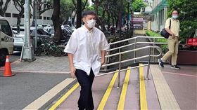 ▲猥褻案二審首開庭，宥勝現身高等法院。（圖／記者楊佩琪攝）