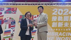 營養師創辦人獲贈傑出校友頒獎典禮（業配勿用）