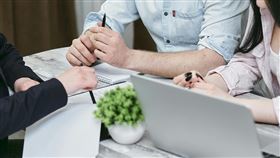 房貸,簽約,開會。（圖／翻攝pexels）