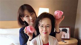 瓊瑤、何琇瓊。（圖／翻攝自瓊瑤臉書）