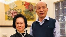 瓊瑤、韓國瑜。（圖／翻攝自瓊瑤臉書）