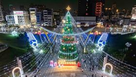 26公尺高聖誕樹在高雄中央公園！9大燈區體驗浪漫聖誕氛圍（圖／台灣旅行趣）