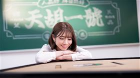 河北彩伽現身台灣捷運站遭高中生挑釁「要吃xx嗎?」（業配勿用）