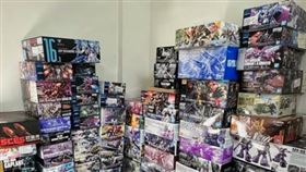 有名女網友在臉書表示，她最近因搬家在整理房間，結果發現老公偷藏的模型，讓她非常好奇「這些要價多少錢」。（圖／翻攝自臉書＠Just Build Model 做模型就對了）