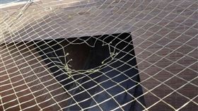 愈來愈多的孩子「無聲墜落」，曾經無憂無慮的他們，為何做出這樣的選擇？專家認為關鍵在「家庭」。（圖／報系資料照）