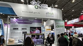 台大醫院小兒部首創「倒奶神器」讓育兒更輕鬆。（圖／記者簡浩正攝影）