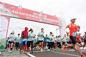 台北市建築世代會慈善聖誕路